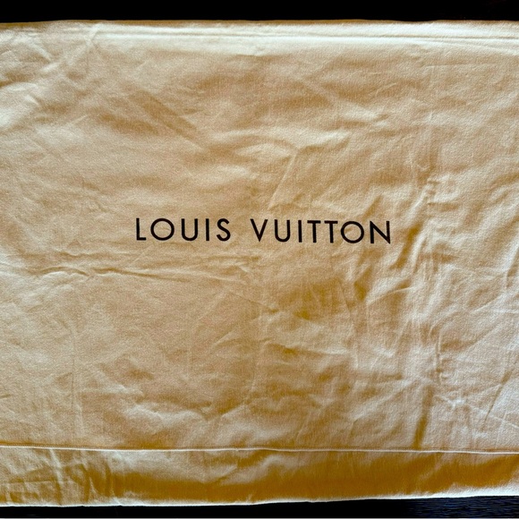 Louis Vuitton Dust Cover - 29.5” x 20 3/8” - Excellent Condition - Picture 1 of 3